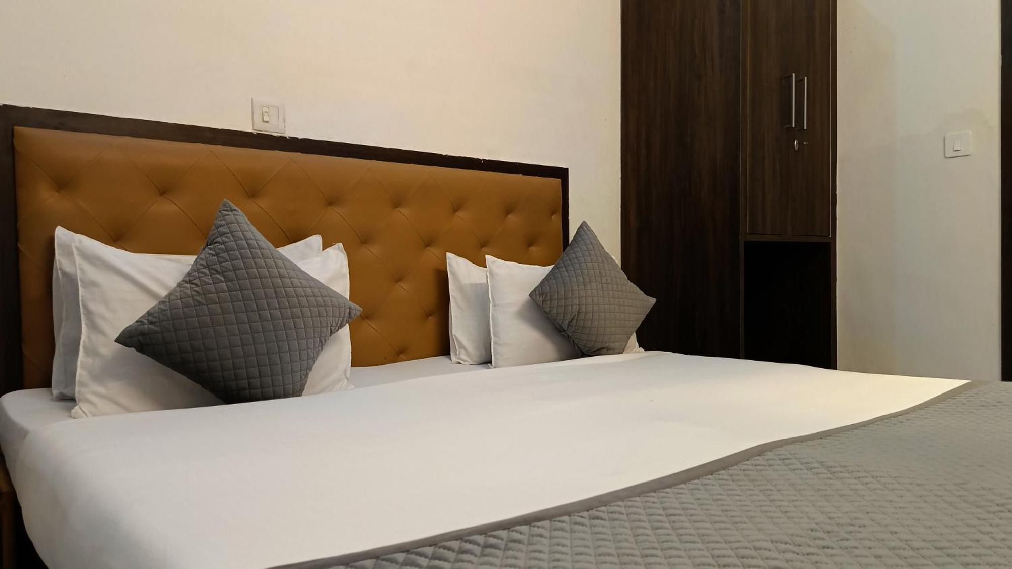 Hotel Shyam Palace India Agra Agra  Bagian luar foto